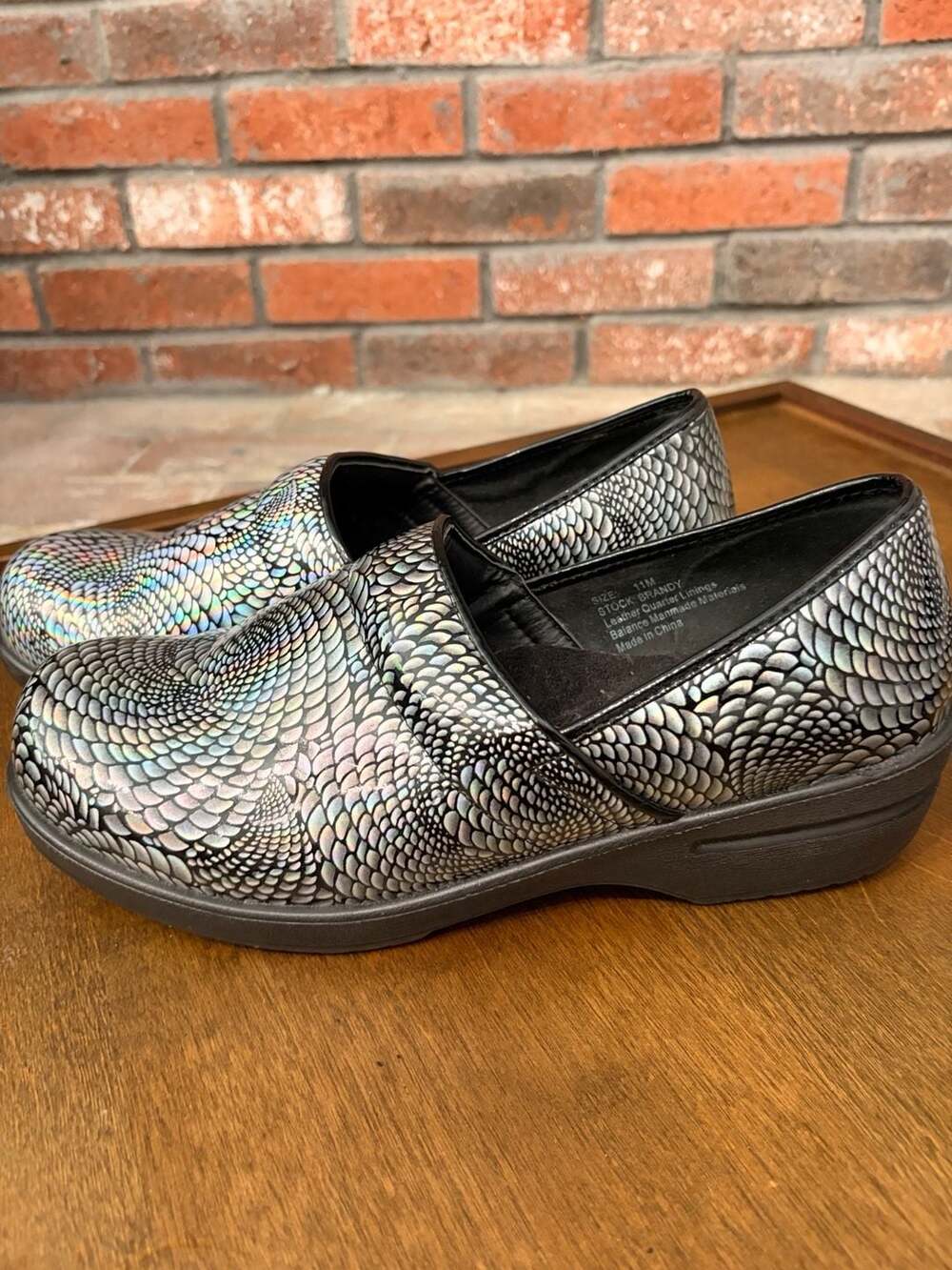Savvy Brandy Nursing Clogs Size 11M Silver Black Slip Resistant